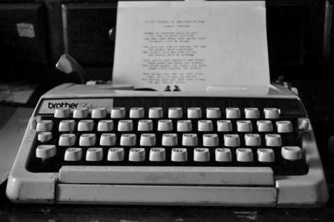 Como fazer um poema: estrutura e características da gênero textual